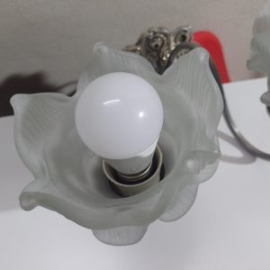 Aplique de dos luces con tulipas pétalos de rosa